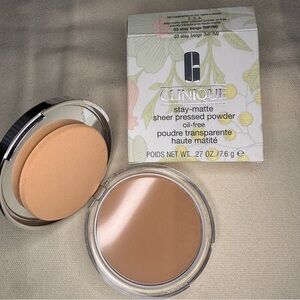 Clinique Stay-Matte Sheer Pressed Powder - 03 Stay Beige
